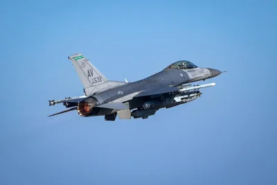 Американский самолет F-16 во время учений. 2023 год. Фото: Reuters