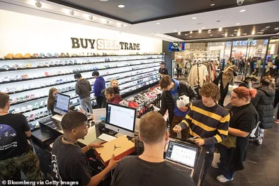 Shoppers at a shoe store at the Polaris Fashion Place mall on Black Friday in Columbus, Ohio, US, on Friday, Nov. 24, 2023