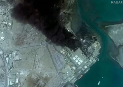 ⚡️В результате атаки на порт в Ходейде (Йемен) были уничтожены или повреждены не менее 33 нефтяных резервуаров