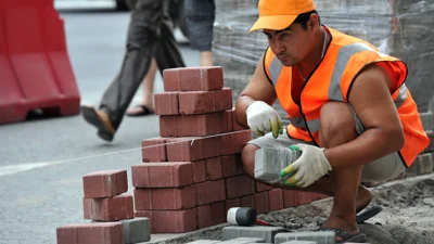 Госдума ужесточила требования к мигрантам для работы в России